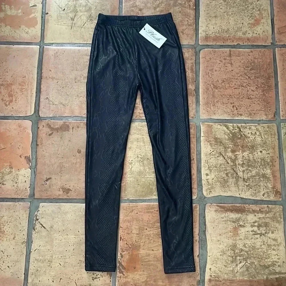 🔷 PLUSH Black Size Small Cozy Reptile Animal Print Lounge Pants MSRP$93 - Picture 2 of 11